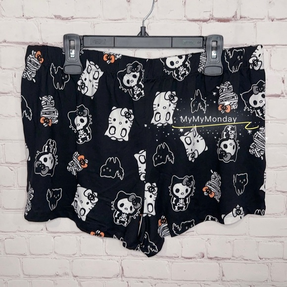 Hello Kitty Halloween Pajama Set - Picture 4 of 8